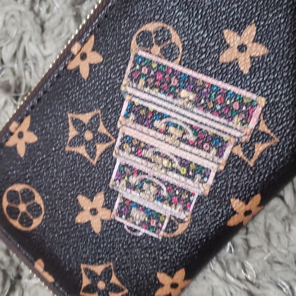 Zip up Wallet Monogram - Picture 4 of 8